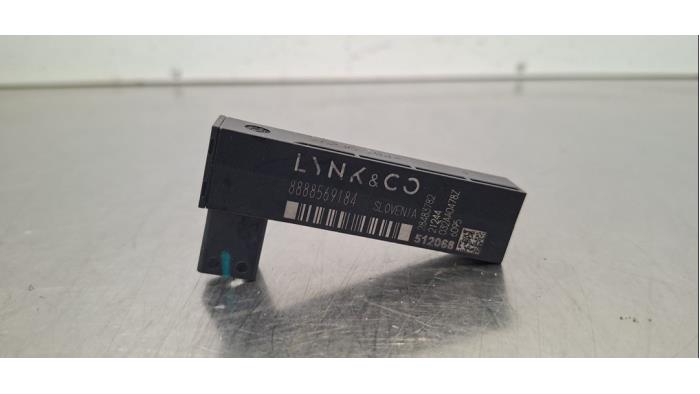 Entrée sans clé - Antenne Lynk &amp; Co 01