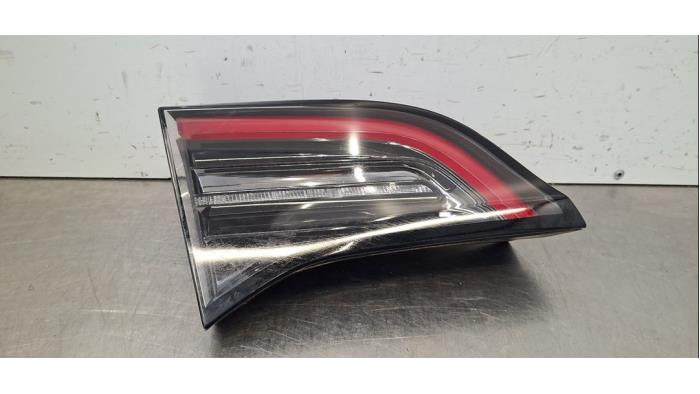 Feu arrière gauche Tesla Model Y