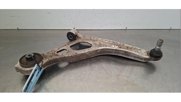 Bras de suspension avant droit Nissan Qashqai