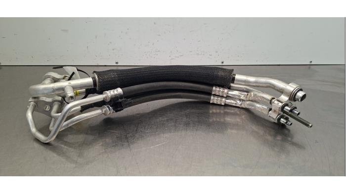 Tuyau clim Tesla Model Y