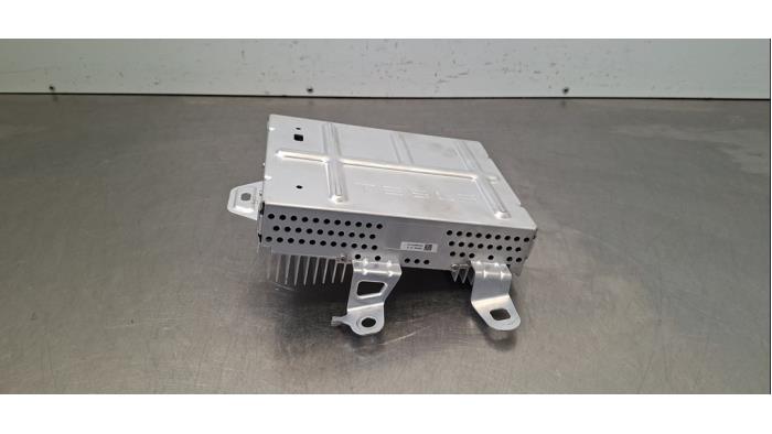 Amplificateur radio Tesla Model Y