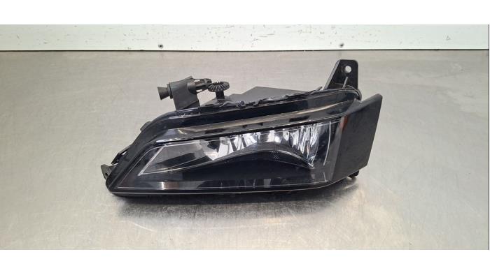 Feu antibrouillard avant droit Skoda Fabia