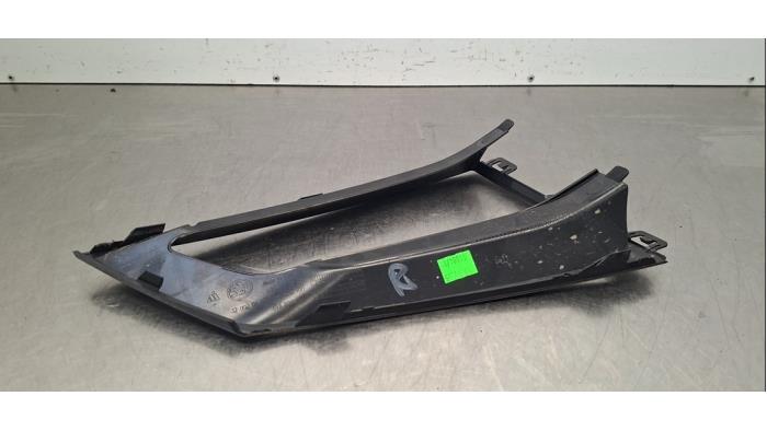 Plaque de protection feu antibrouillard droit Skoda Fabia