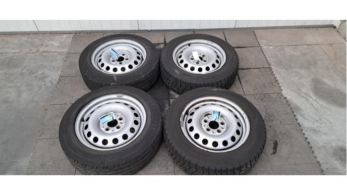 Kit jantes + pneumatiques Mercedes Vito