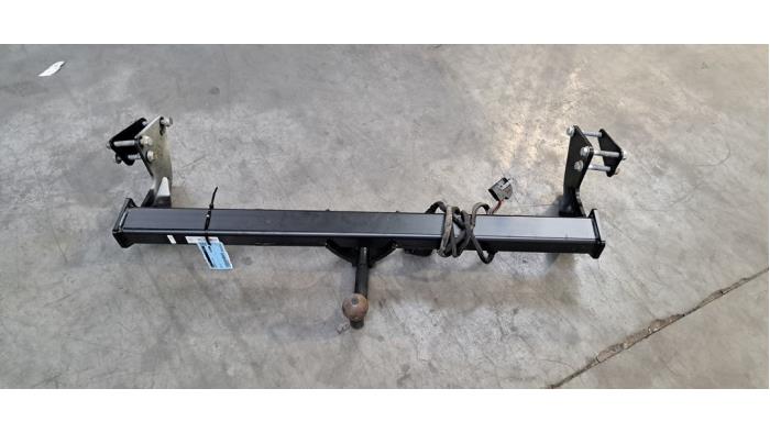 Crochet d'attelage Mercedes Vito