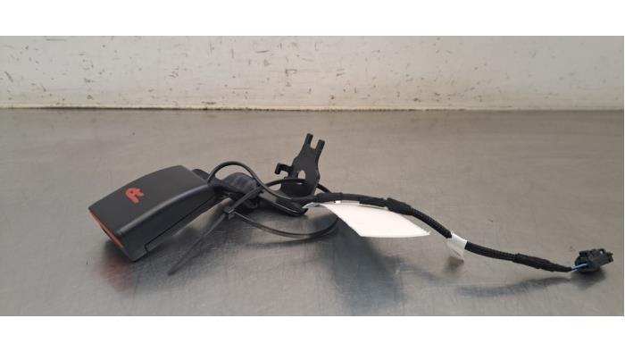 Insertion ceinture de sécurité arrière gauche Opel Corsa