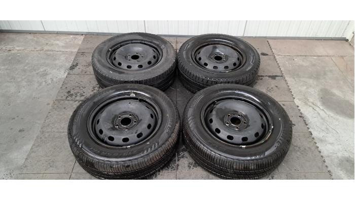 Kit jantes + pneumatiques Fiat Talento