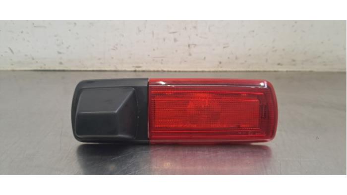 Feu de freinage supplémentaire centre Fiat Talento