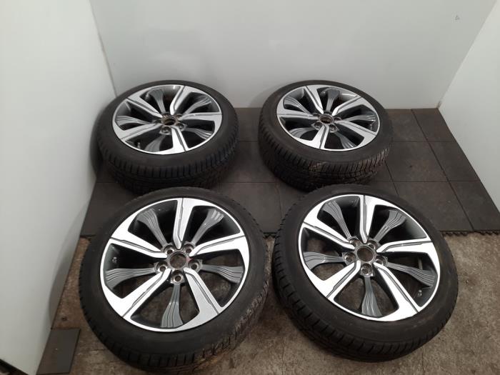 Kit jantes + pneus d'hivers MG Marvel R