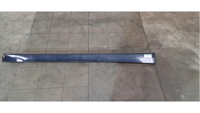 Marche-pied (list de couverture) droite BMW 4-Série