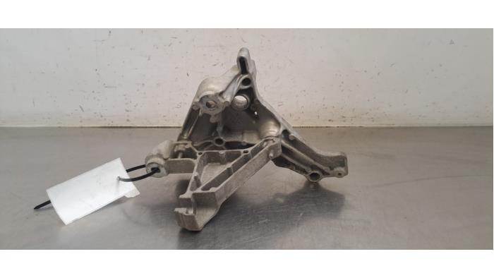 Support moteur Fiat Talento