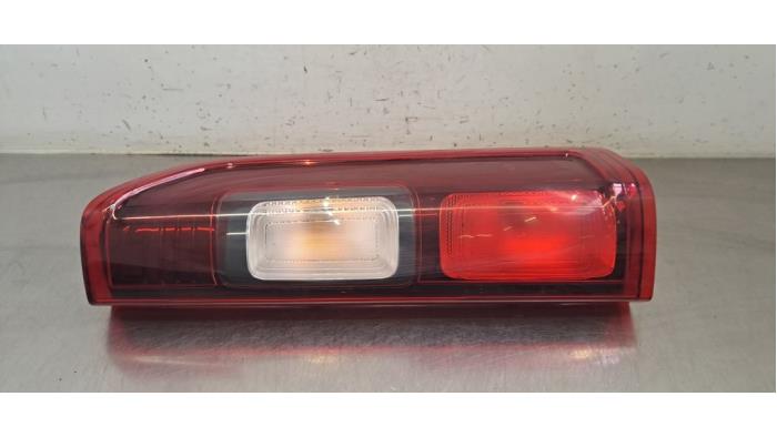 Feu arrière droit Fiat Talento