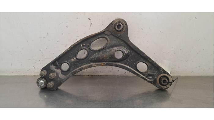 Bras de suspension avant droit Fiat Talento