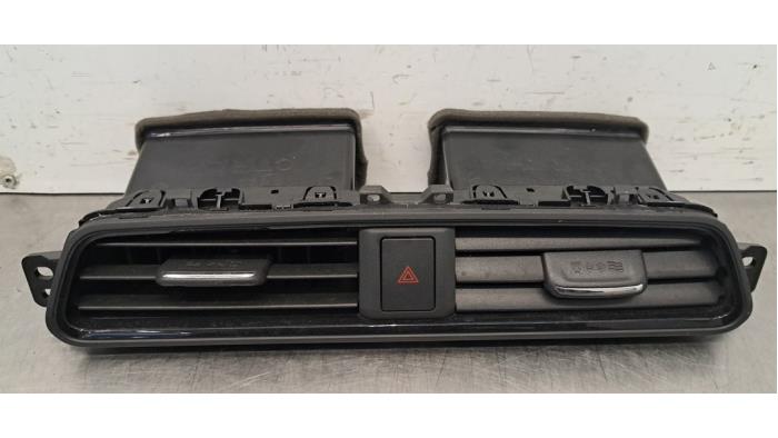 Grille aération tableau de bord Nissan Leaf