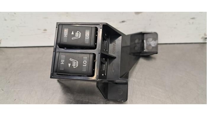 Commutateur chauffage siège Nissan Leaf