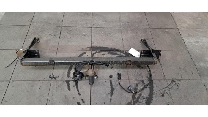 Crochet d'attelage Ford Tourneo Connect