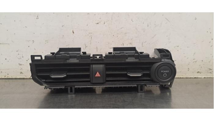 Grille aération tableau de bord Toyota bZ4X