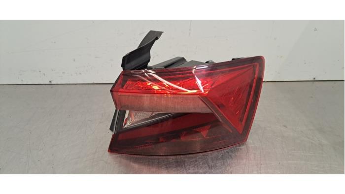 Feu arrière droit Skoda Fabia