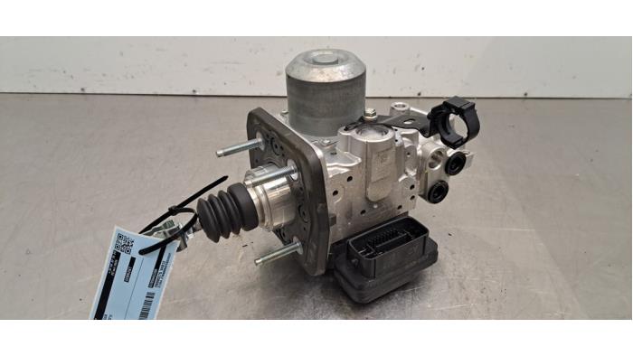 Assistant de freinage Toyota bZ4X