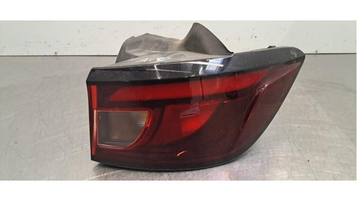 Feu arrière droit MG MG3