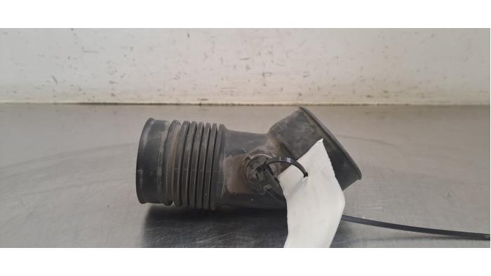 Tuyau d'aspiration air Peugeot 208
