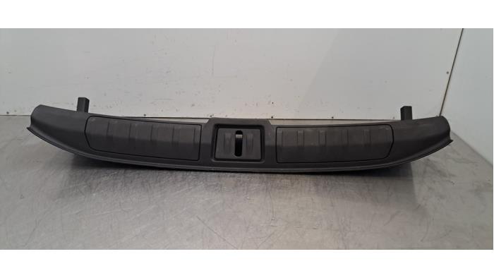 Couverture capteur serrure arrière Porsche Taycan