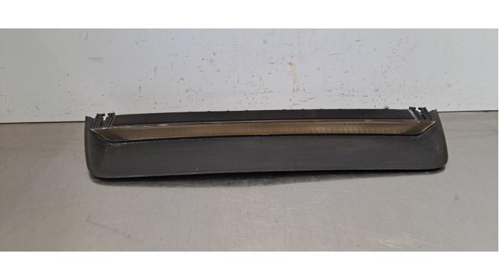 Feu de freinage supplémentaire centre Porsche Taycan