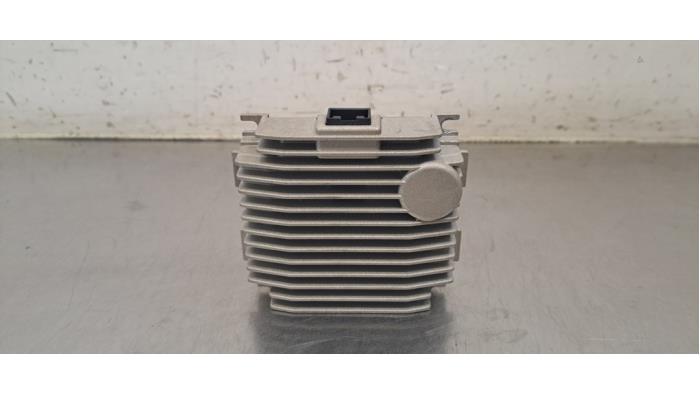 Amplificateur radio Porsche Taycan