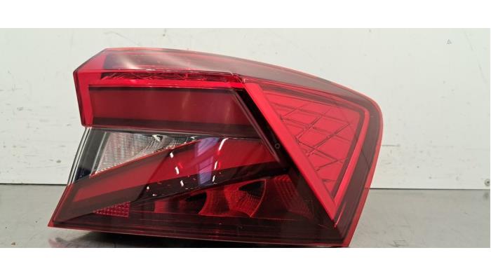 Feu arrière droit Skoda Fabia