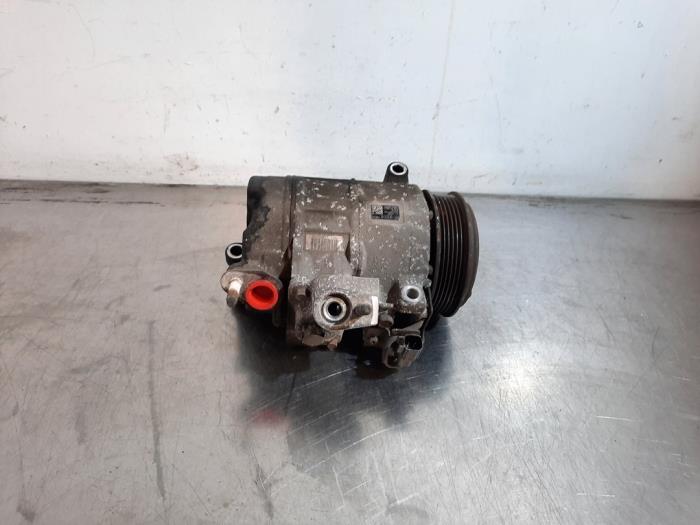 Pompe clim Ford Transit Connect