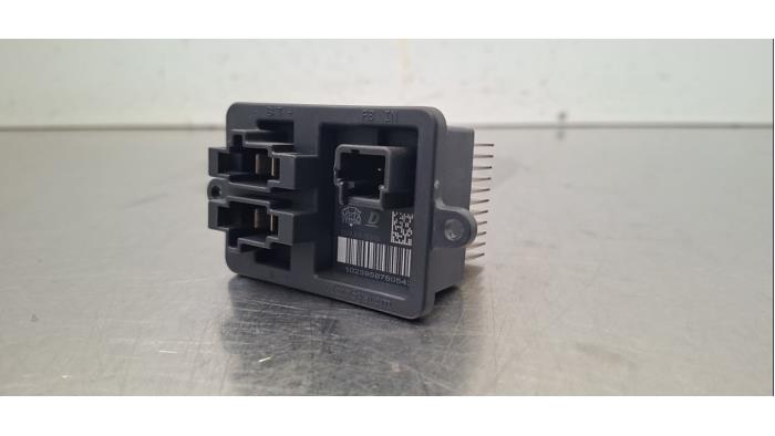Prise résistance chauffage Peugeot 5008