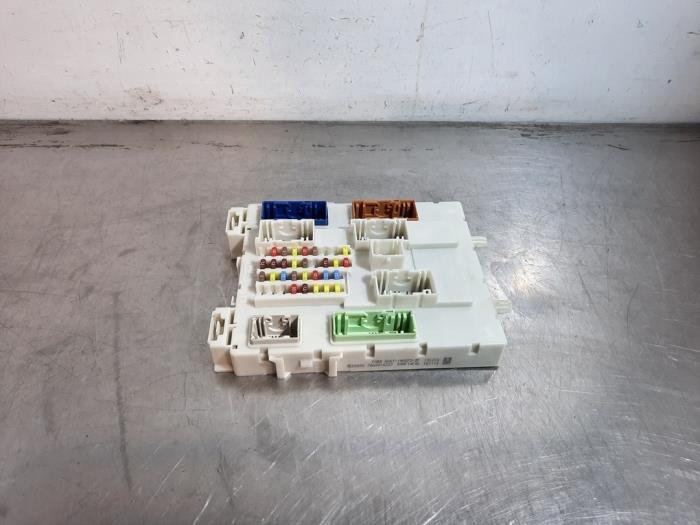 Boîte à fusibles Ford Transit Connect