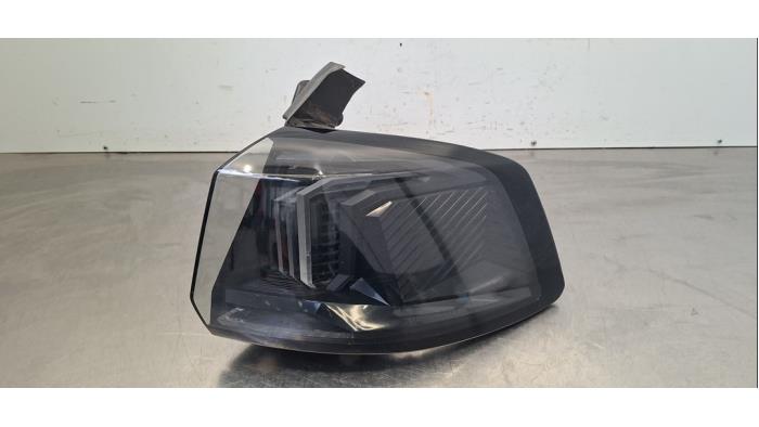 Feu arrière droit Peugeot 5008