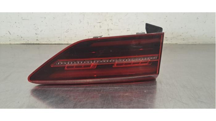 Feu arrière gauche Volkswagen Golf