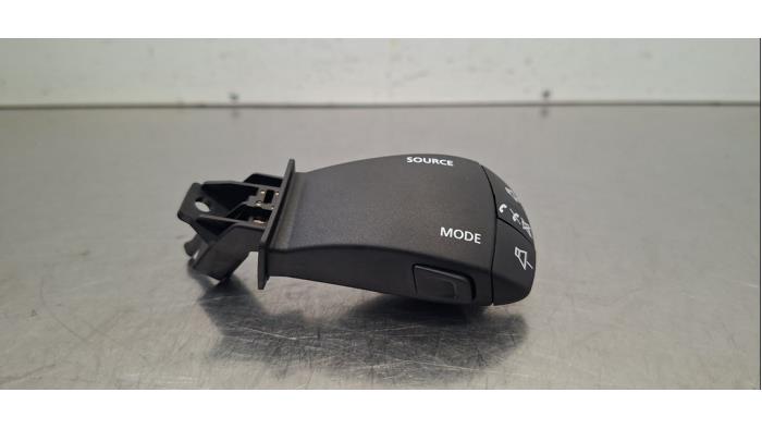 Commande radio volant Dacia Sandero