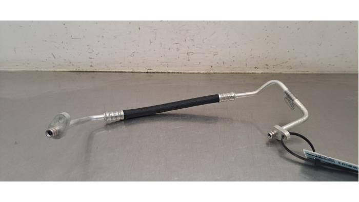 Tuyau clim Peugeot 208