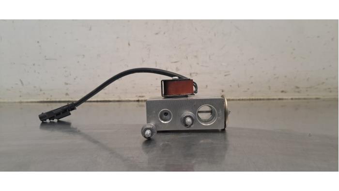 Valve d'expansion clim Peugeot 208