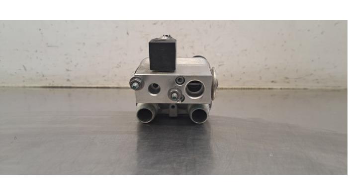 Condensateur clim Peugeot 208