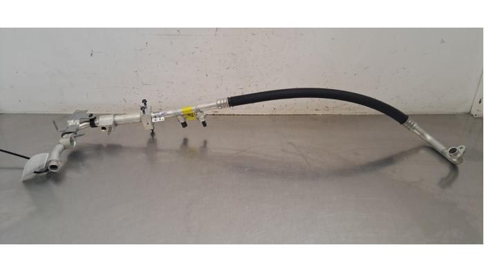 Tuyau clim Peugeot 208