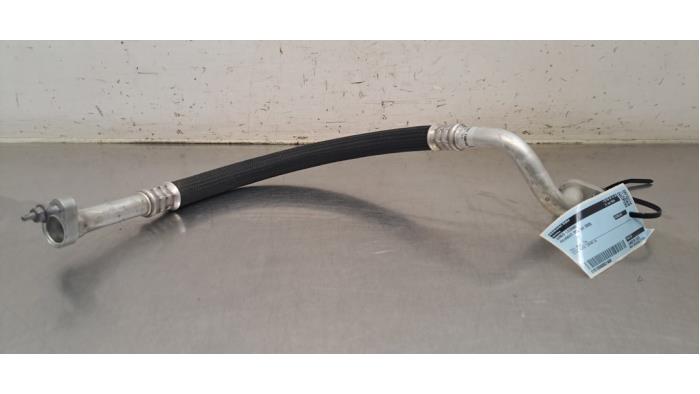 Tuyau clim Peugeot 208