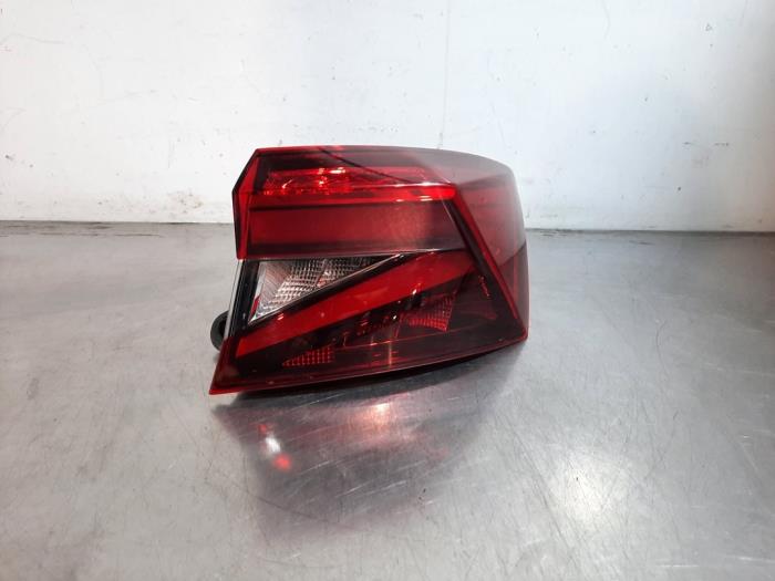 Feu arrière droit Skoda Fabia