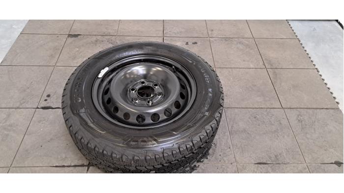 Jante + pneu d'hiver Ford Transit