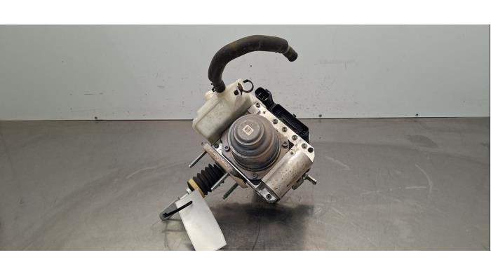 Assistant de freinage Mazda CX-30