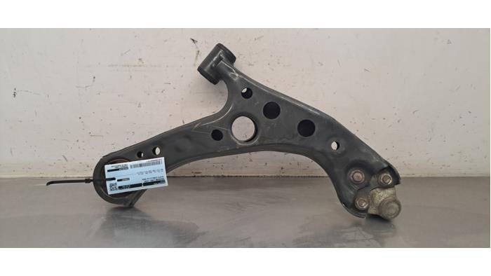 Bras de suspension avant gauche Toyota Corolla