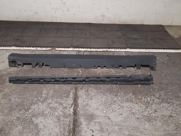 Marche-pied (list de couverture) gauche BMW X5