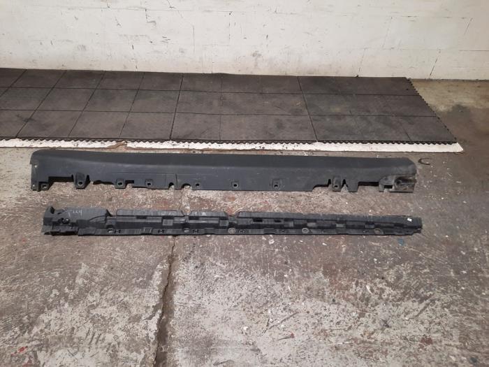 Marche-pied (list de couverture) droite BMW X5