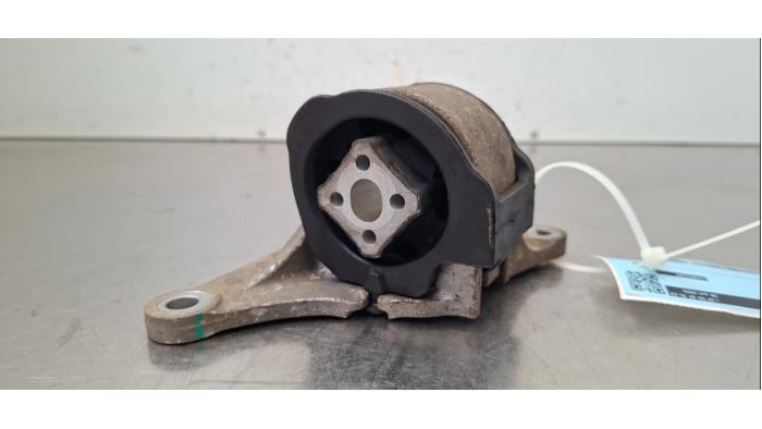 Support moteur MG Marvel R