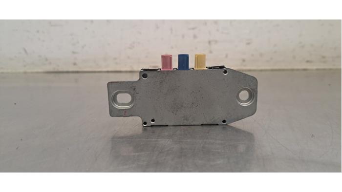 Antenne amplificateur Landrover Evoque