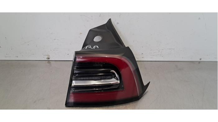 Feu arrière droit Tesla Model 3