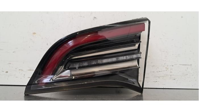 Feu arrière droit Tesla Model 3